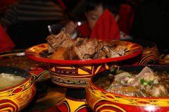 焖子，修水哨子，钱钱饭，印子粑，洋芋擦擦，胡辣汤，搅团，